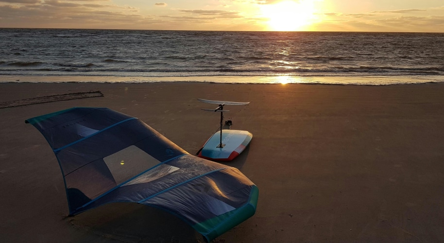 Navigation wingfoil autonome sur le spot de Rivedoux